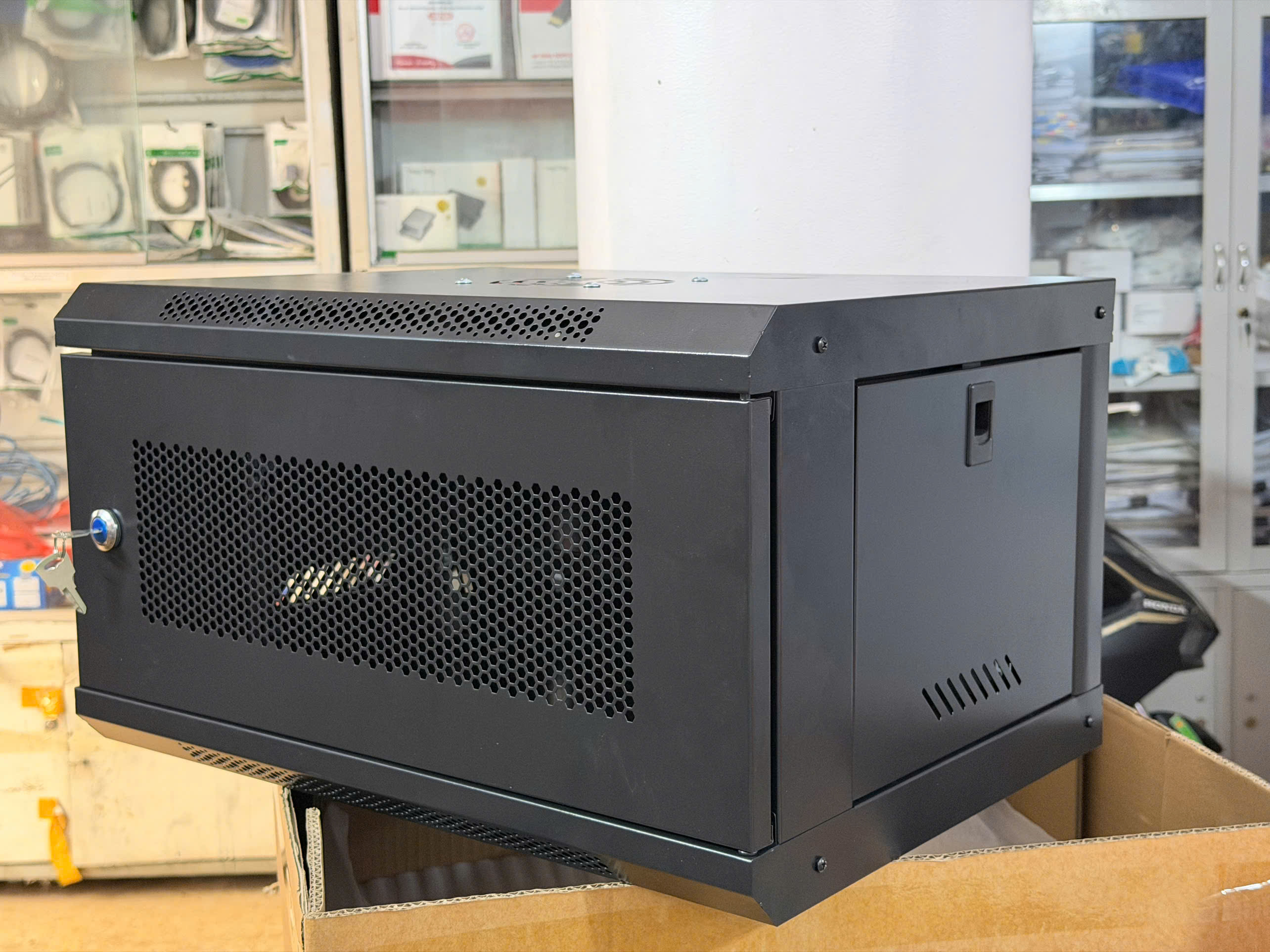 Tủ mạng 6U treo tường HY-N6U nhập khẩu chính hãng